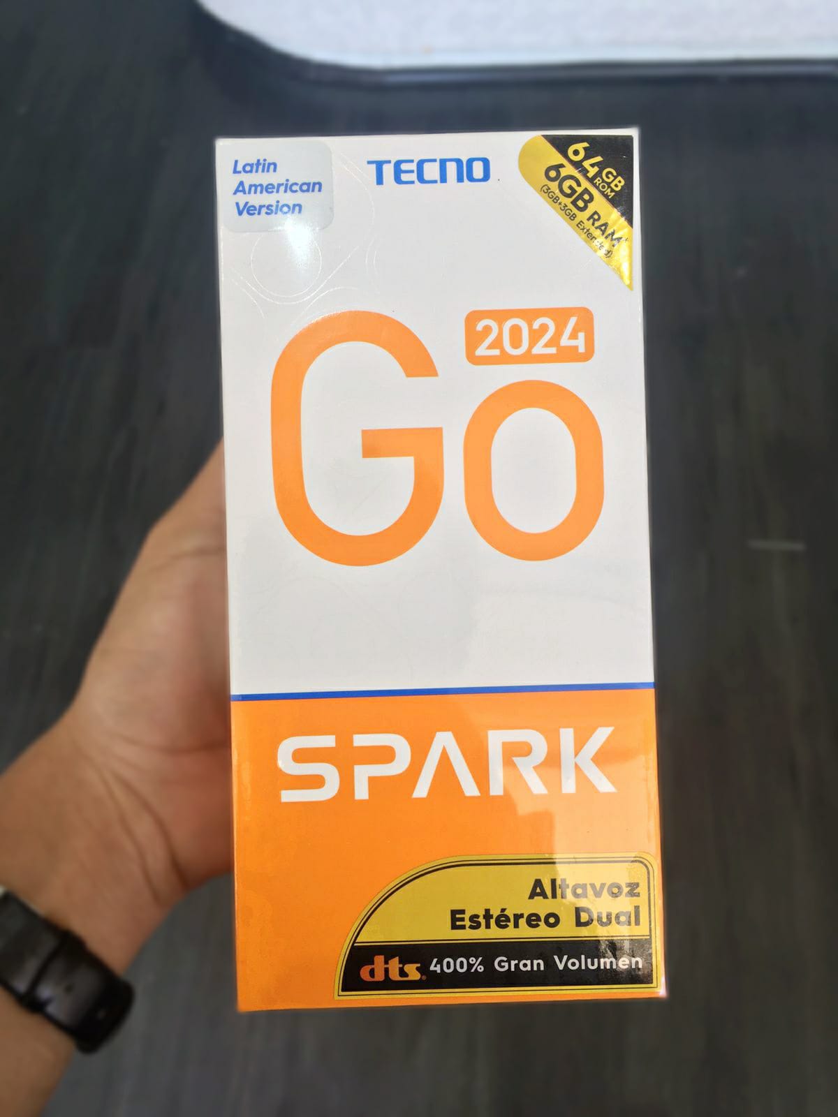 celulares y tabletas - Tecno Spark Go 2024 / 64GB + 6GB Ram