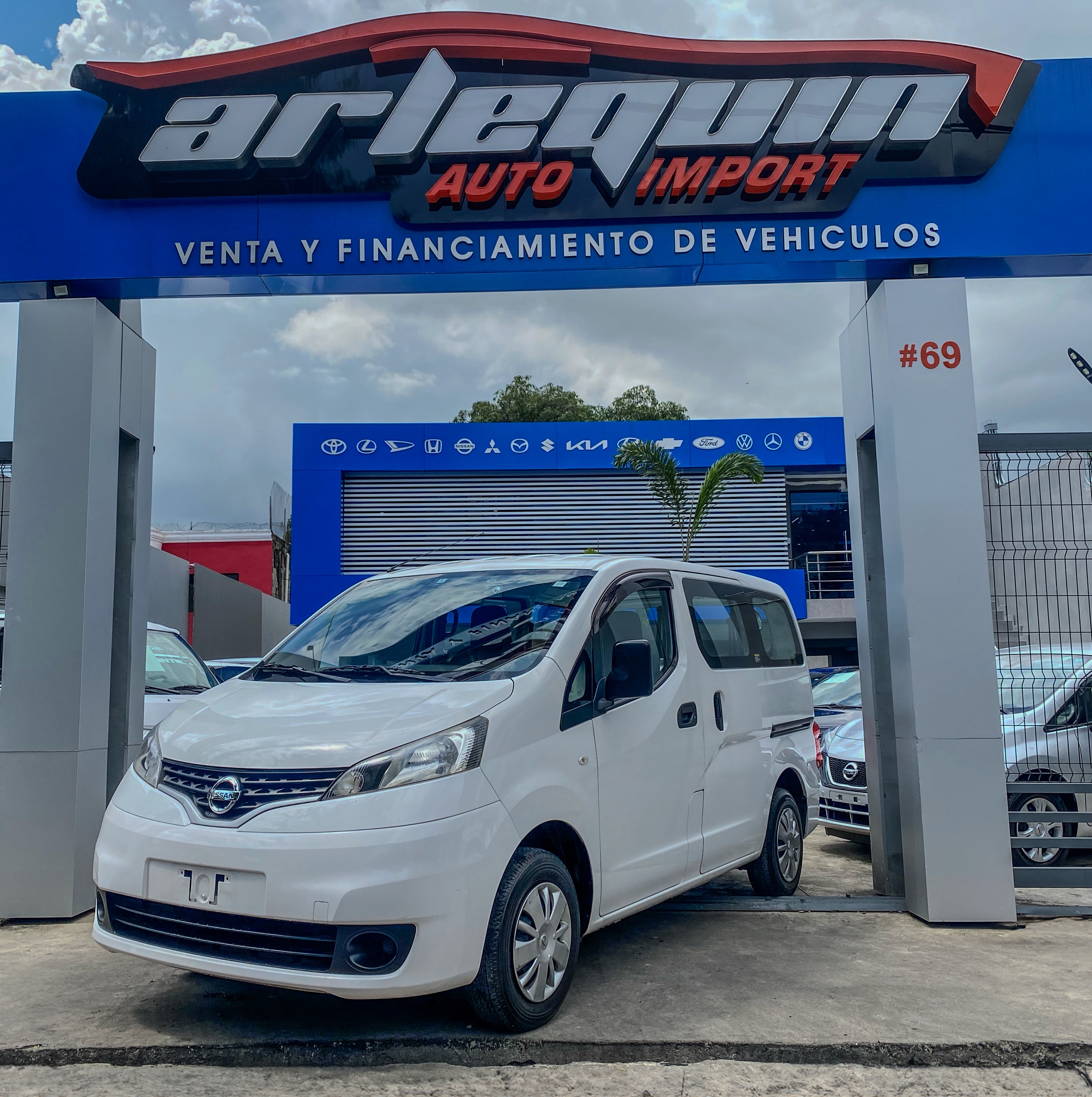 jeepetas y camionetas - Nissan Vanette NV200 2018