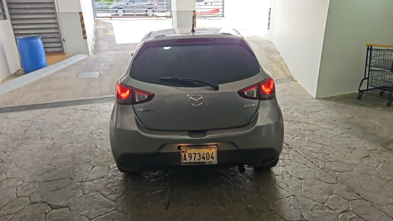 carros - Mazda demio 2017 1