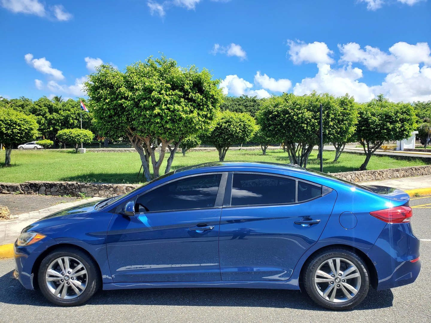 carros - Hyundai elantra 2017 impecable  3