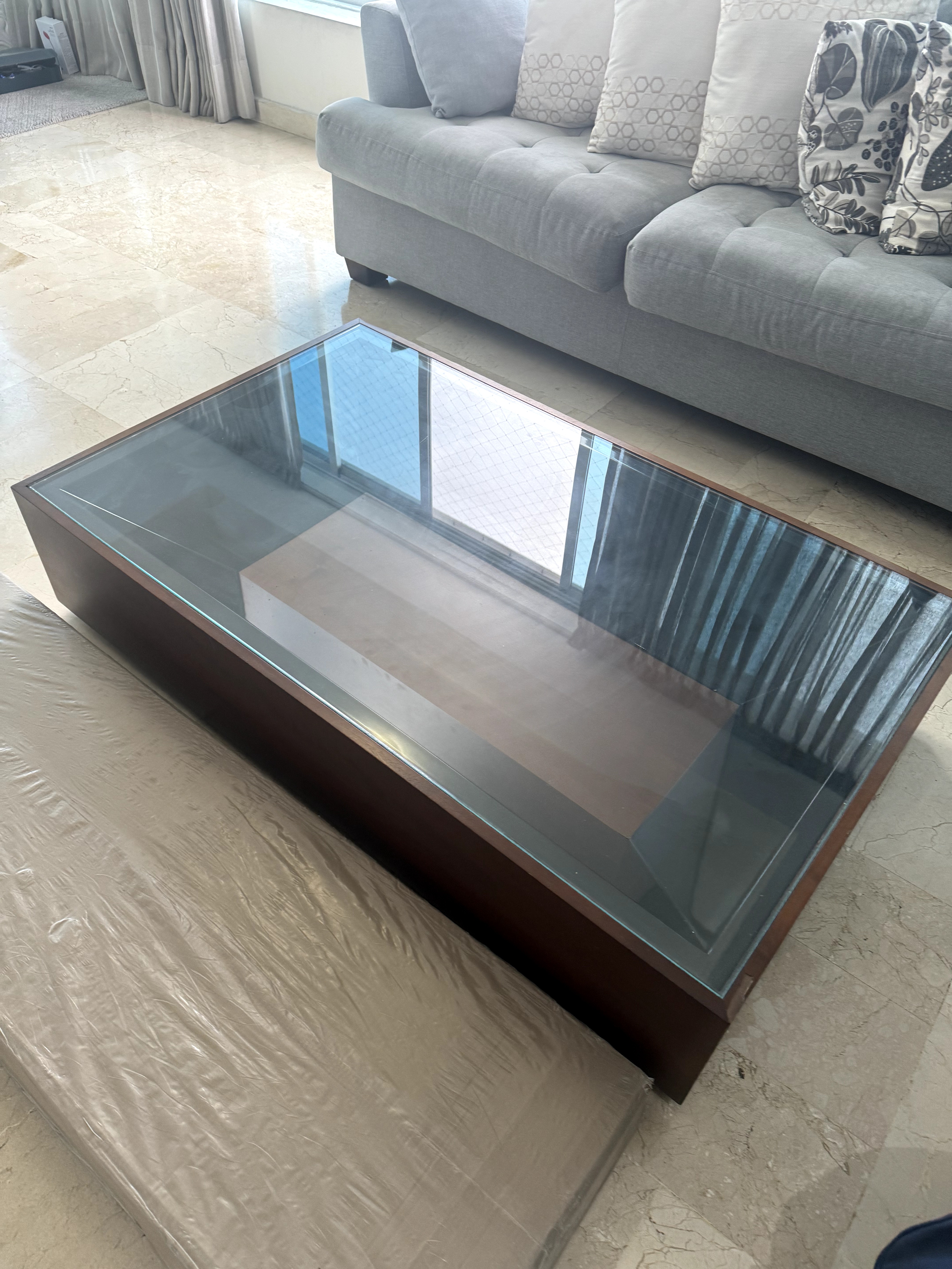 muebles y colchones - Mesa de Sala ILUMEL como nueva. 