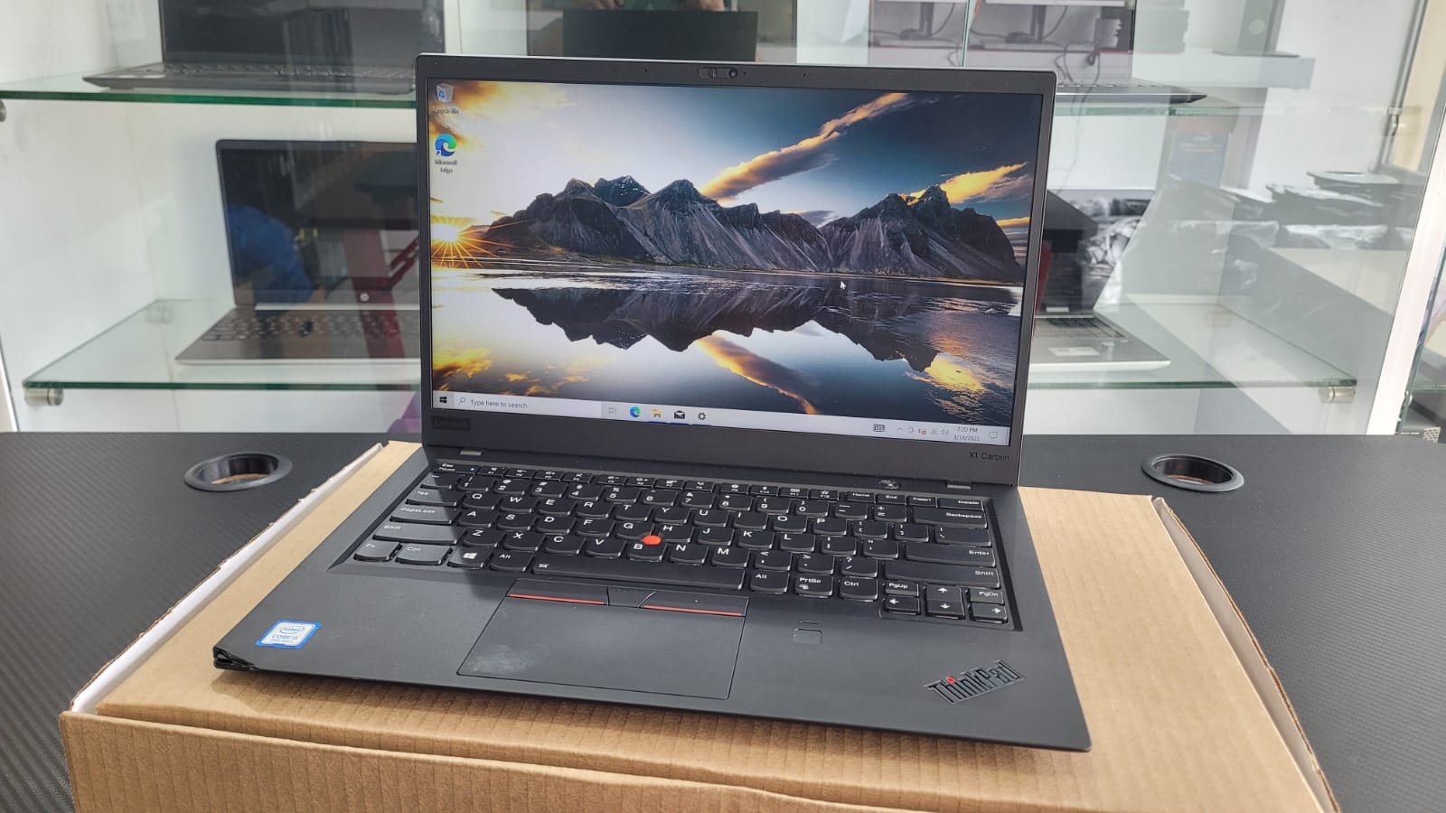 computadoras y laptops - LAPTOP Lenovo Carbon X1 i5 8va, 250 SSD