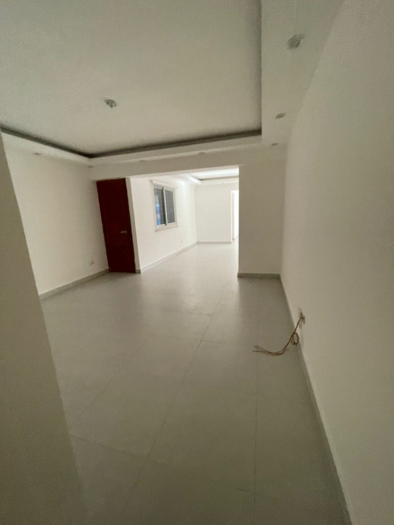 apartamentos - Apartamento en alquiler en Evaristo Morales Precio del aquiler U$2,000

 3