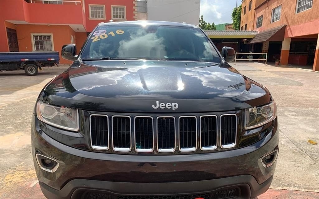 jeepetas y camionetas - Jeep Grand Cherokee Laredo 2016