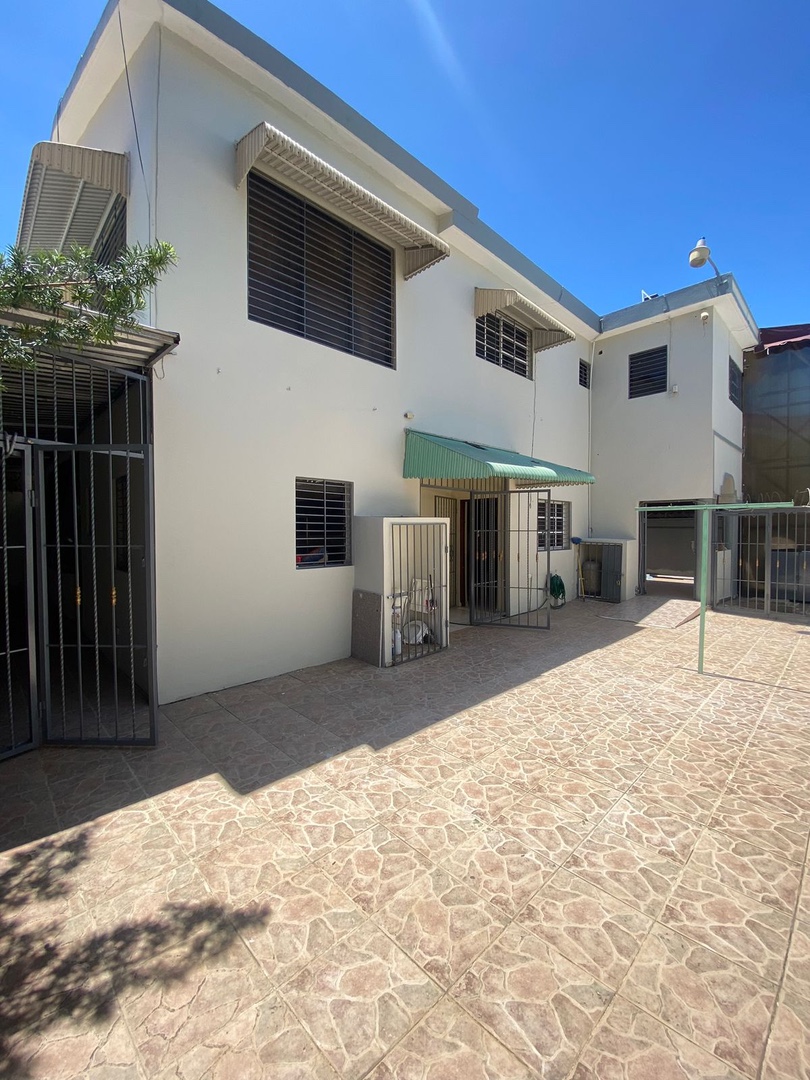 apartamentos - Casa en Venta en Santo Domingo Este 2