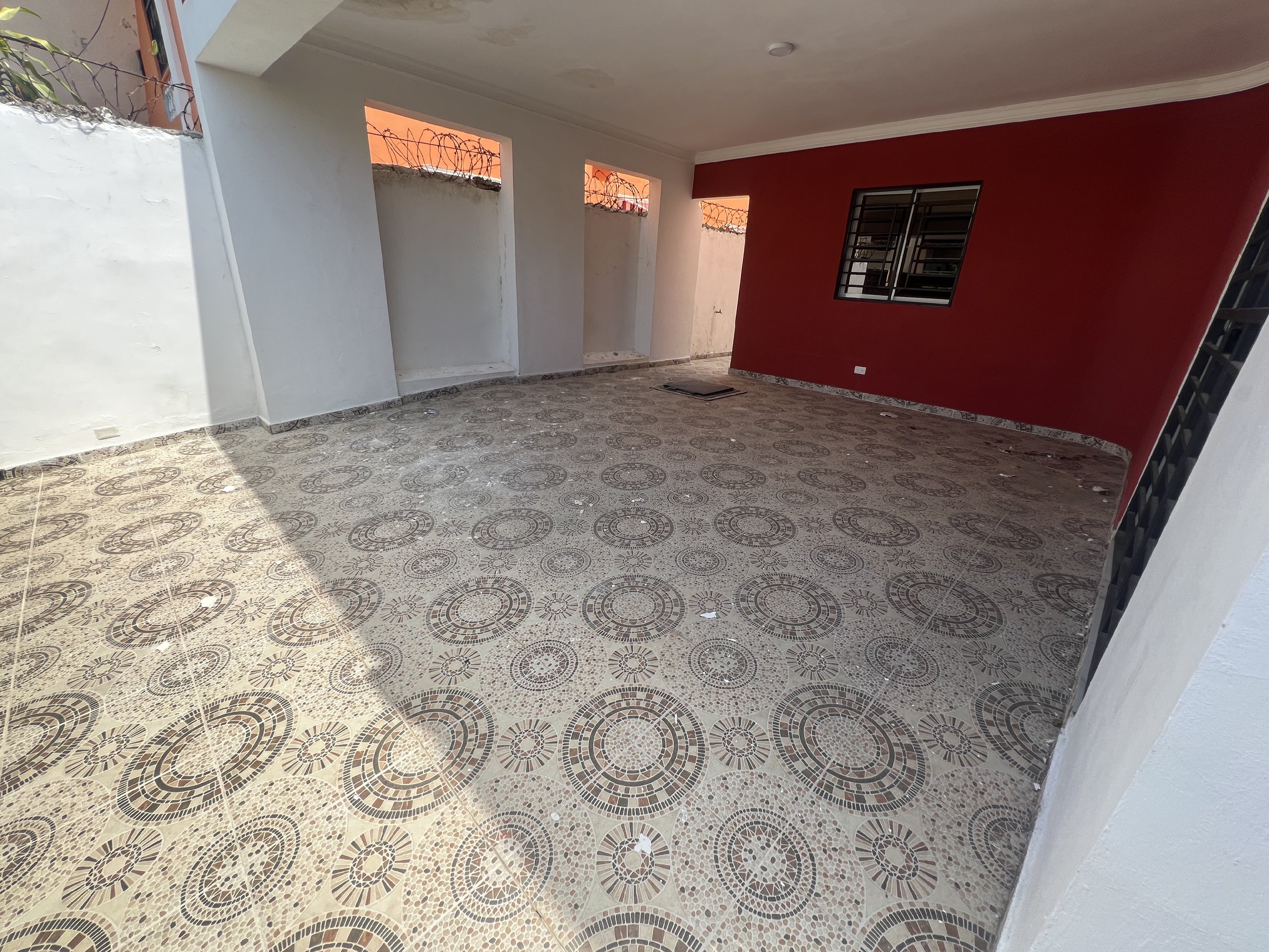 casas - vente de casa en la autopista de san isidro con 4 habitaciones y patio  9