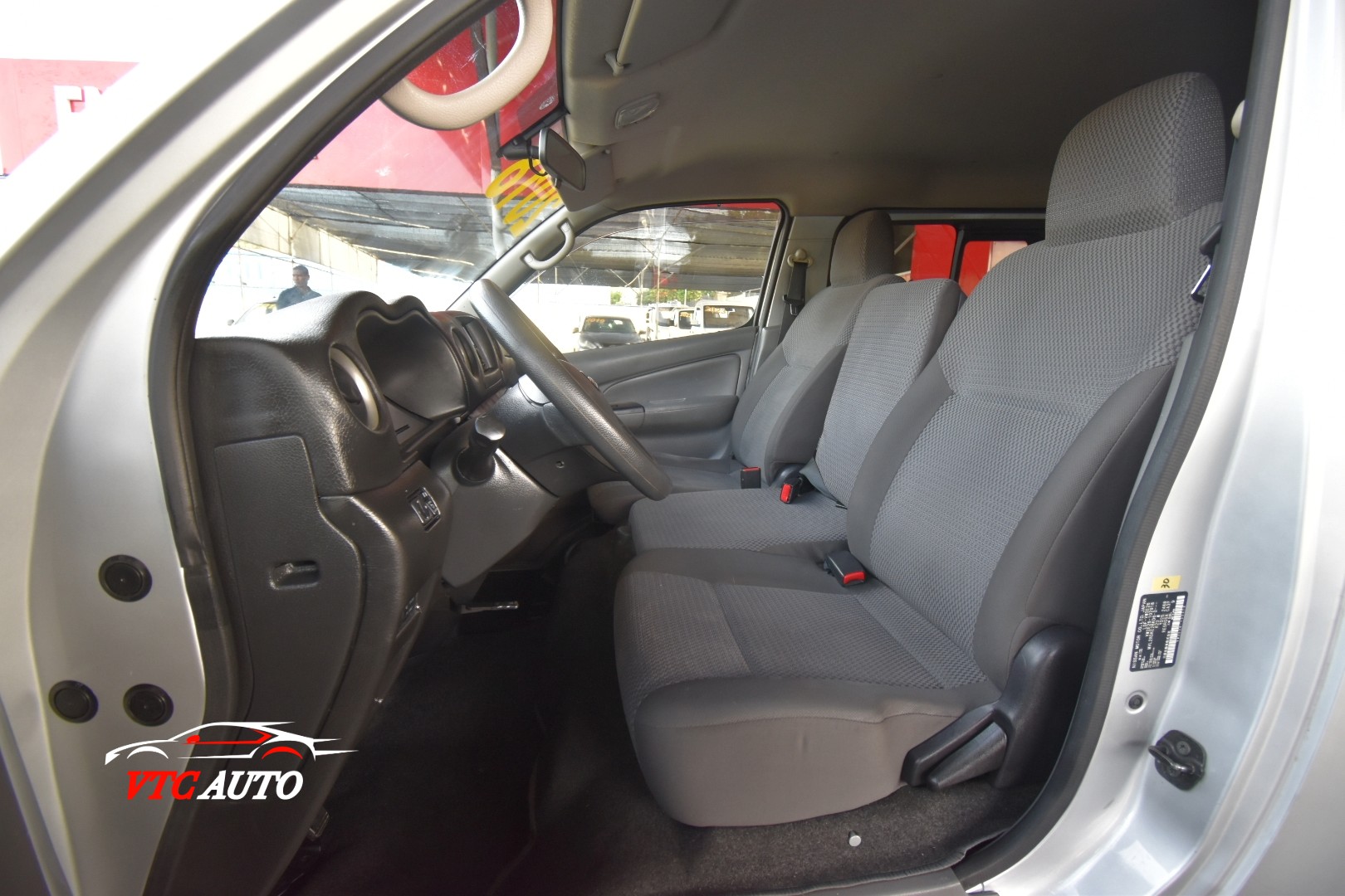 otros vehiculos - Nissan NV 350 2018 6