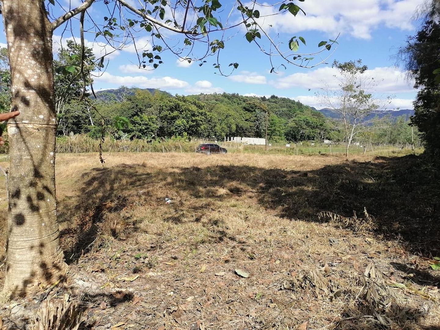 solares y terrenos - Solar cerca de Turey Cibao, Autopista Duarte con vista, en oportunidad! 2