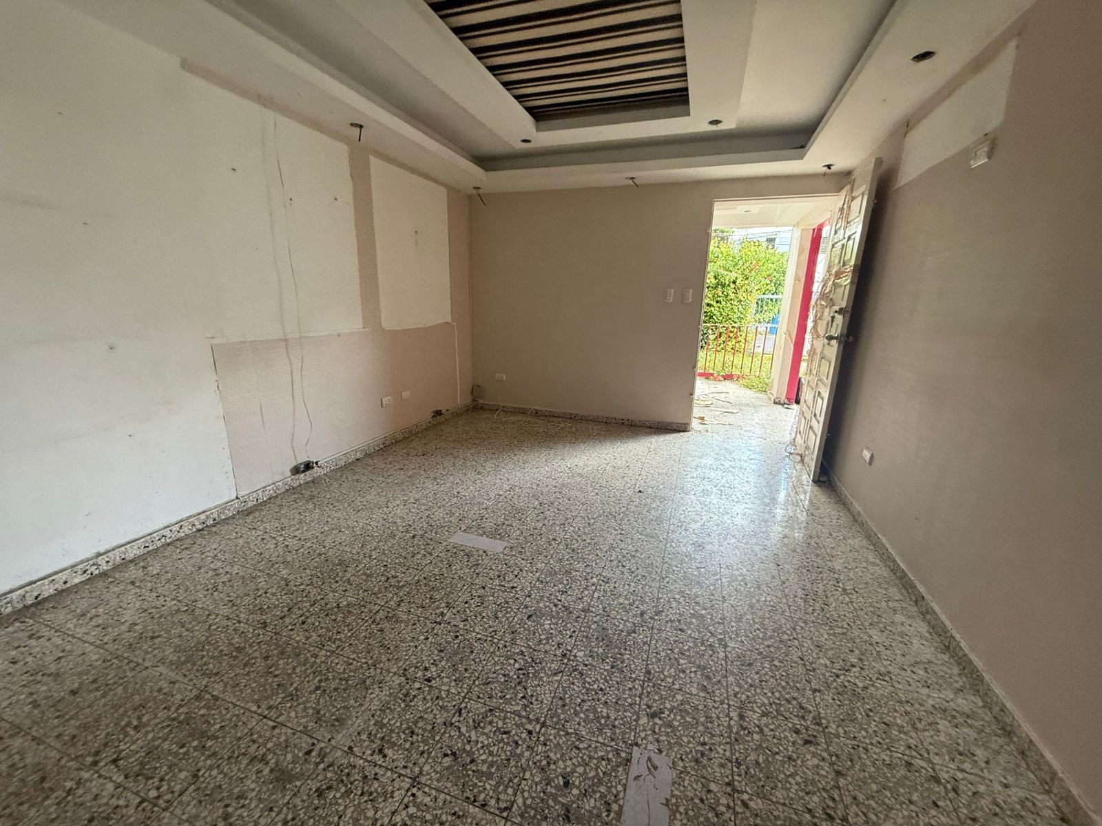 casas - Vendo en el Millon casa dos niveles ideal para rem 8