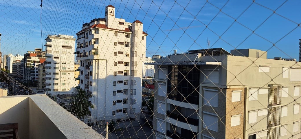 apartamentos - Apartamento en venta Naco Santo Domingo #24-1345 tres dormitorios, 3 ptos. 9