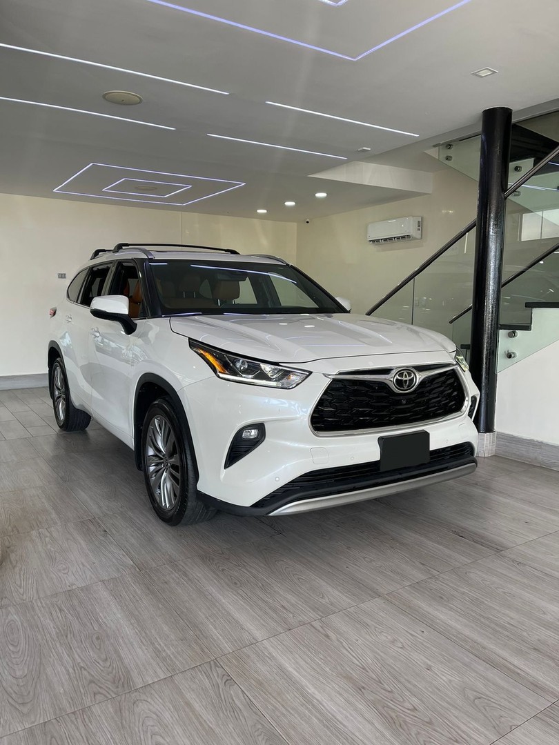 jeepetas y camionetas - TOYOTA HIGHLANDER PLATINUM AWD 2021 de 0