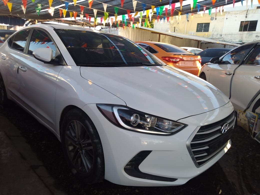 carros - HYUNDAI AVANTE 2017 BLANCO 5