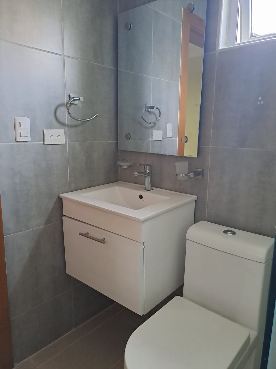 apartamentos - ⏰DIOS 📍Evaristo Morales 📍Vendo Apartamento Oport 6