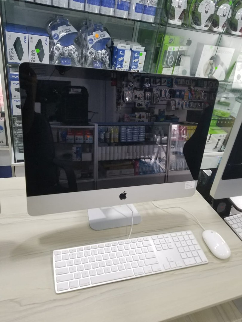 computadoras y laptops - Imac ultra fina A1418 Core i5  con teclado apple 2012/ 2013