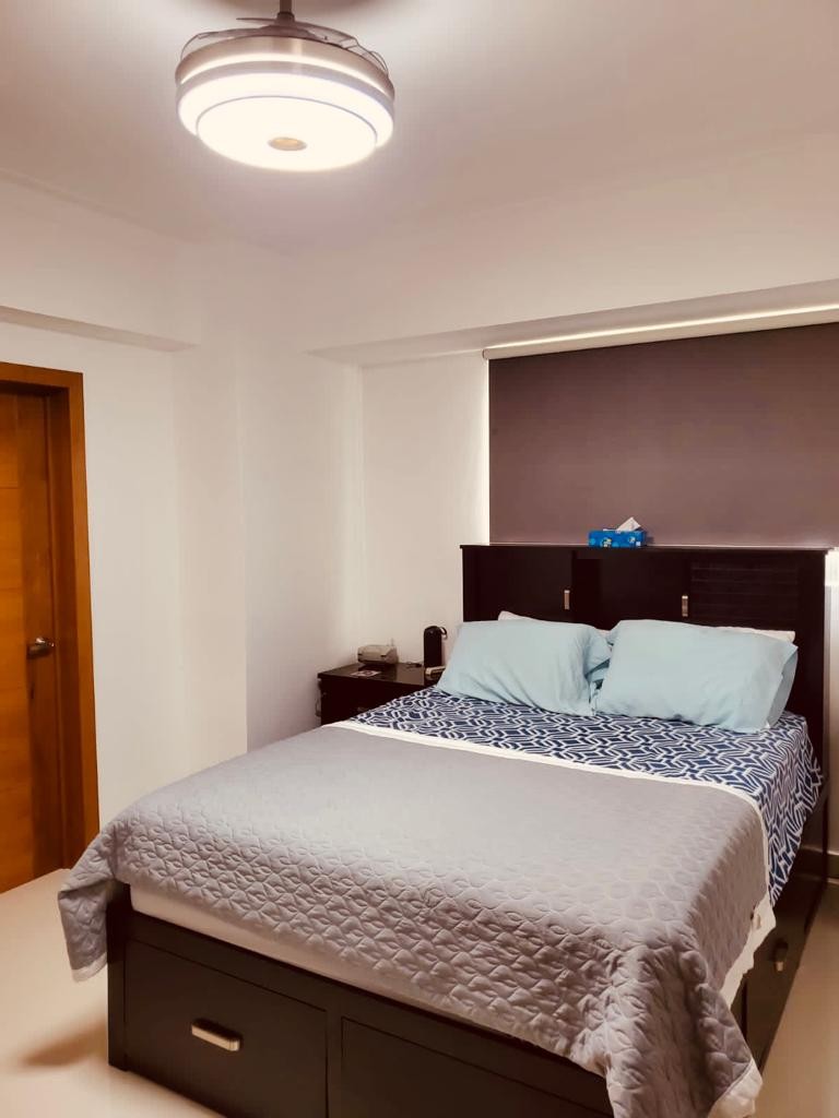 apartamentos - En Bella Vista, Alquilo apto moderno de dos hab casi nuevo. 2