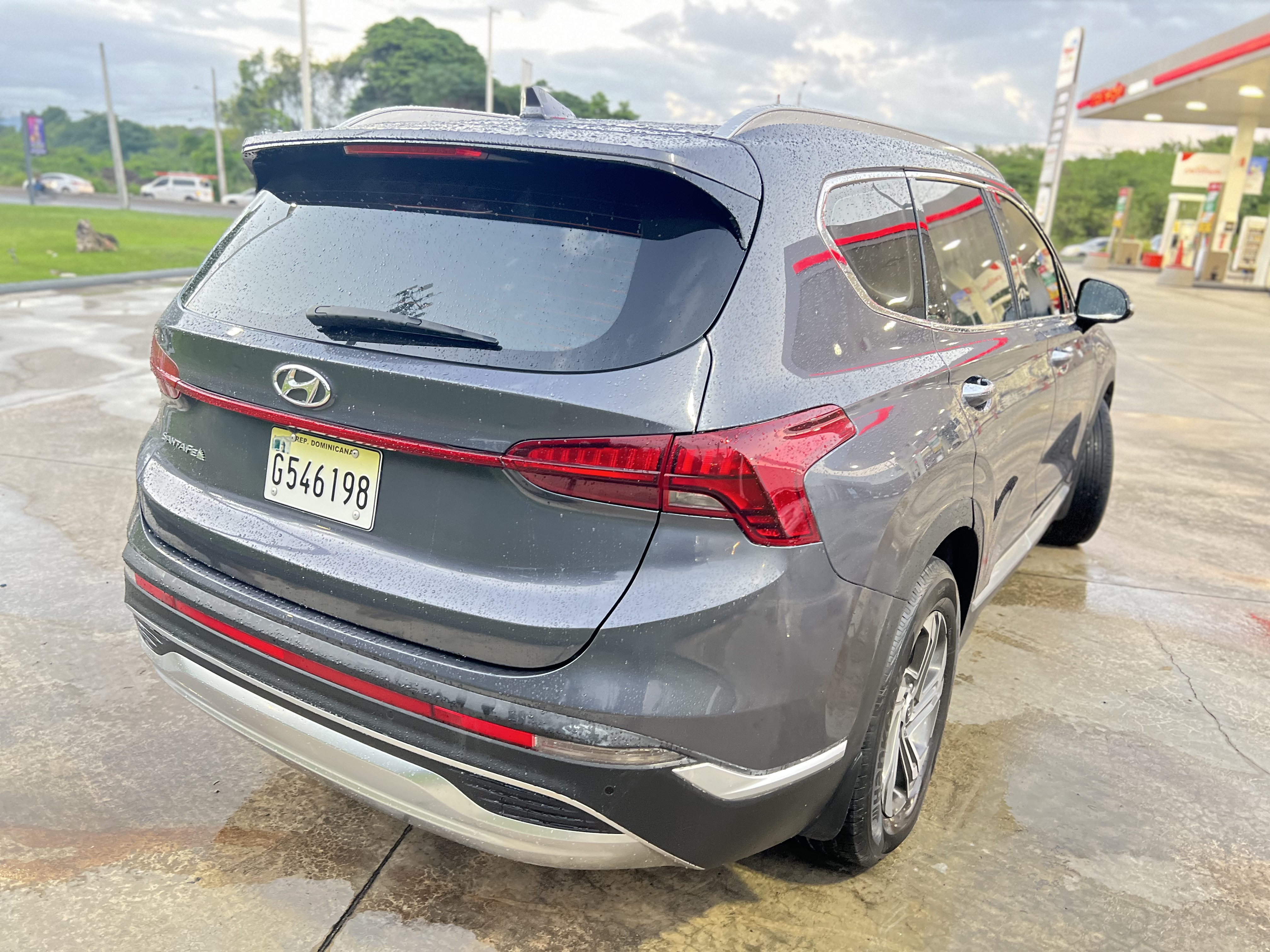 jeepetas y camionetas - HYUNDAI SANTA FE SEL 3 FILAS DE ASIENTOS EN PIEM 4