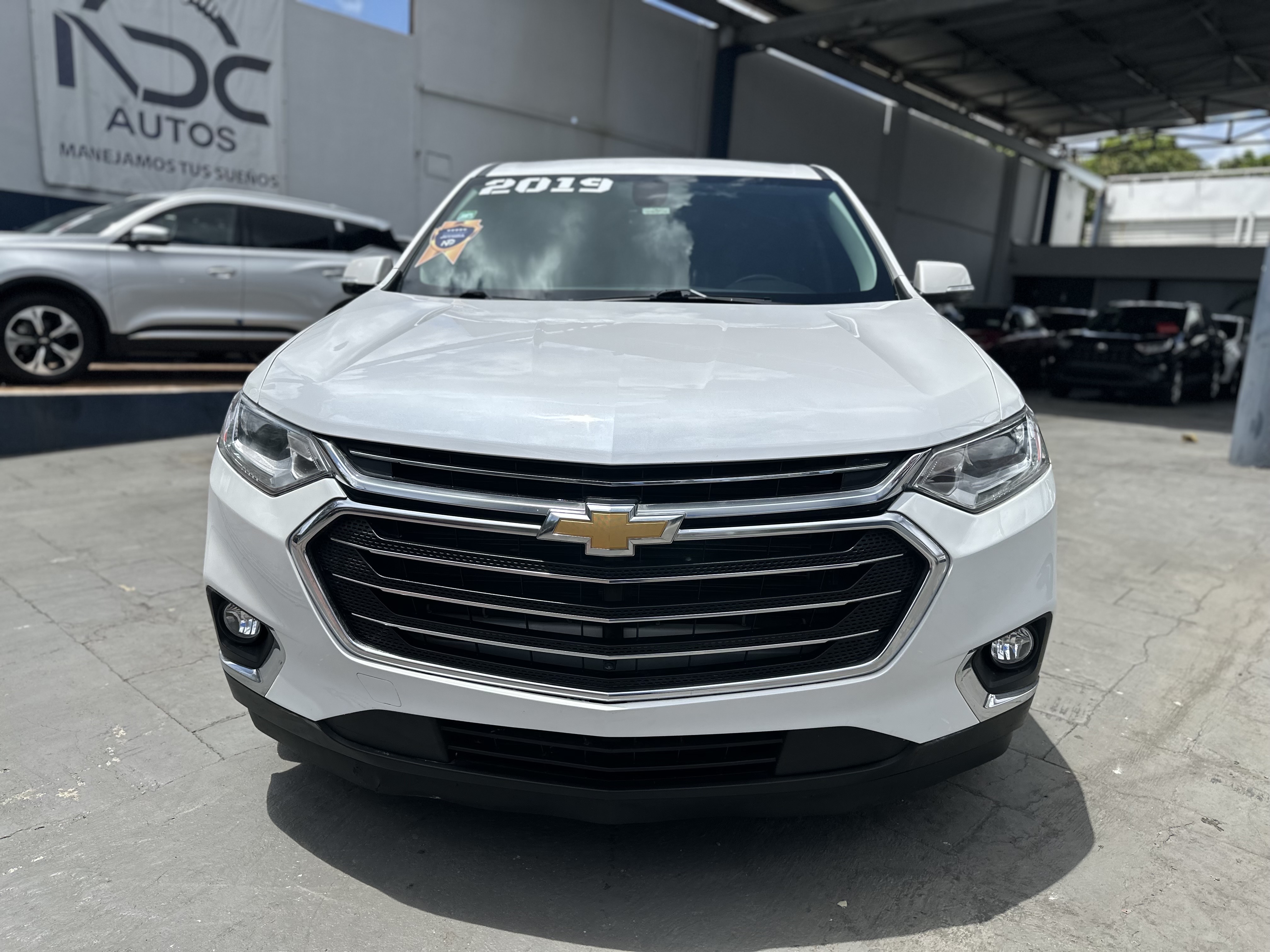 jeepetas y camionetas - CHEVROLET TRAVERSE LT 2019 3