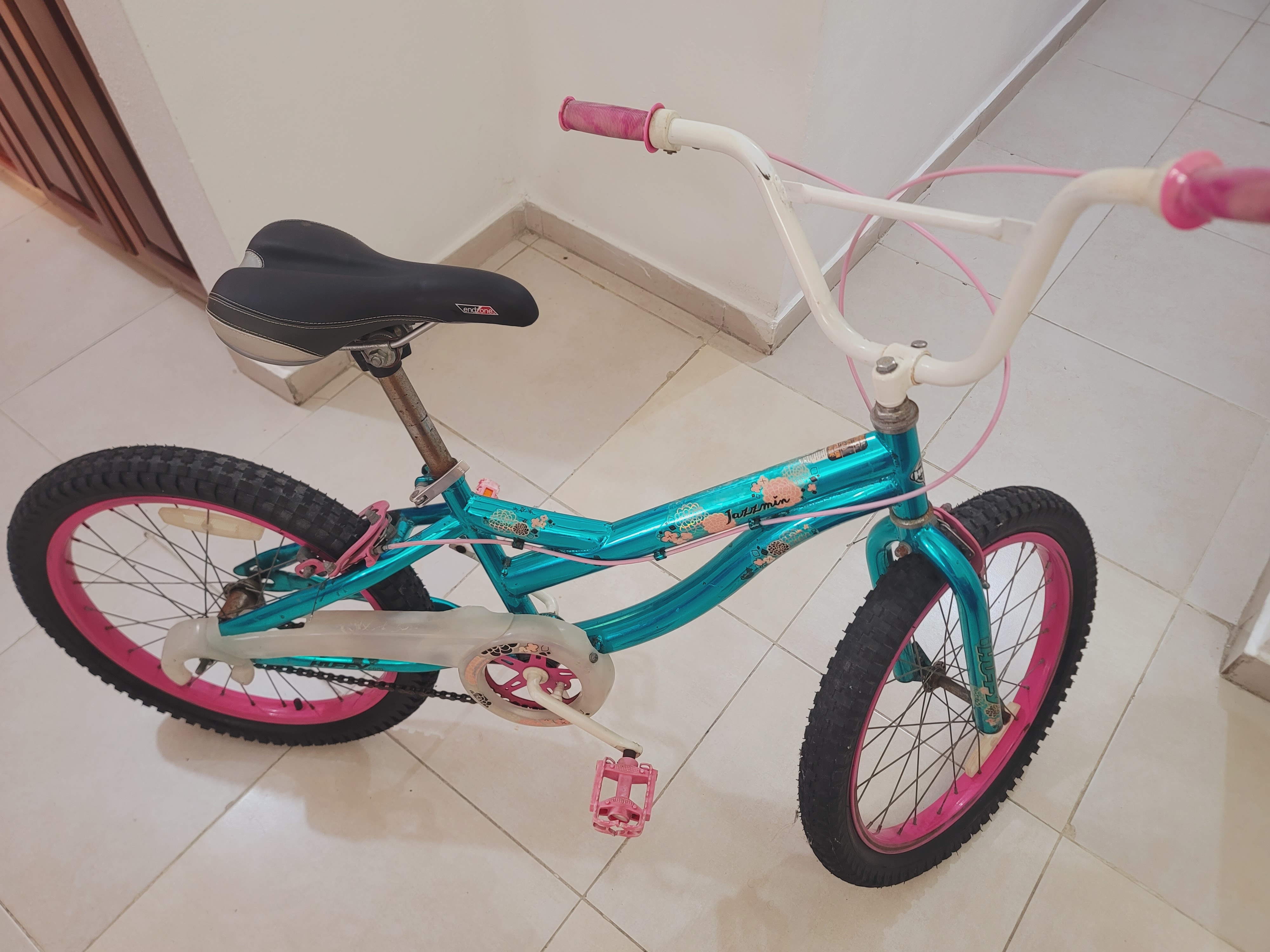 juguetes - Vendo 2 bicicletas 4mil y 5 mil pesos 4