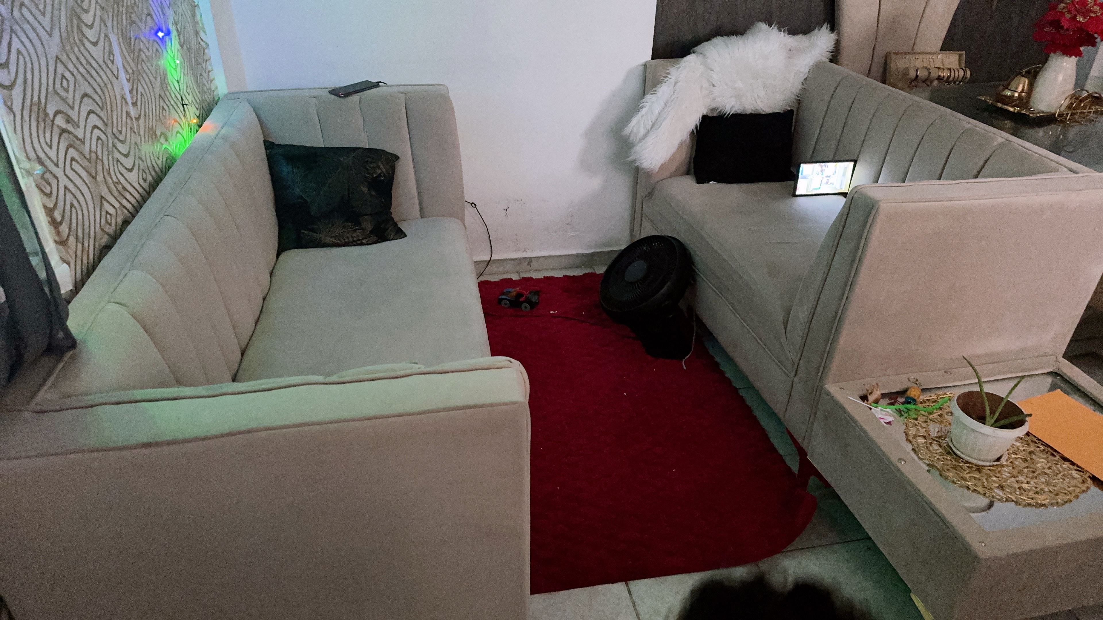 muebles y colchones - Vendo muebles de dos y tres asientos 