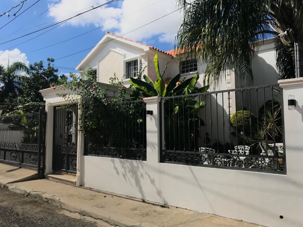 casas - Se alquila casa en Cerros de Arroyo Hondo 2