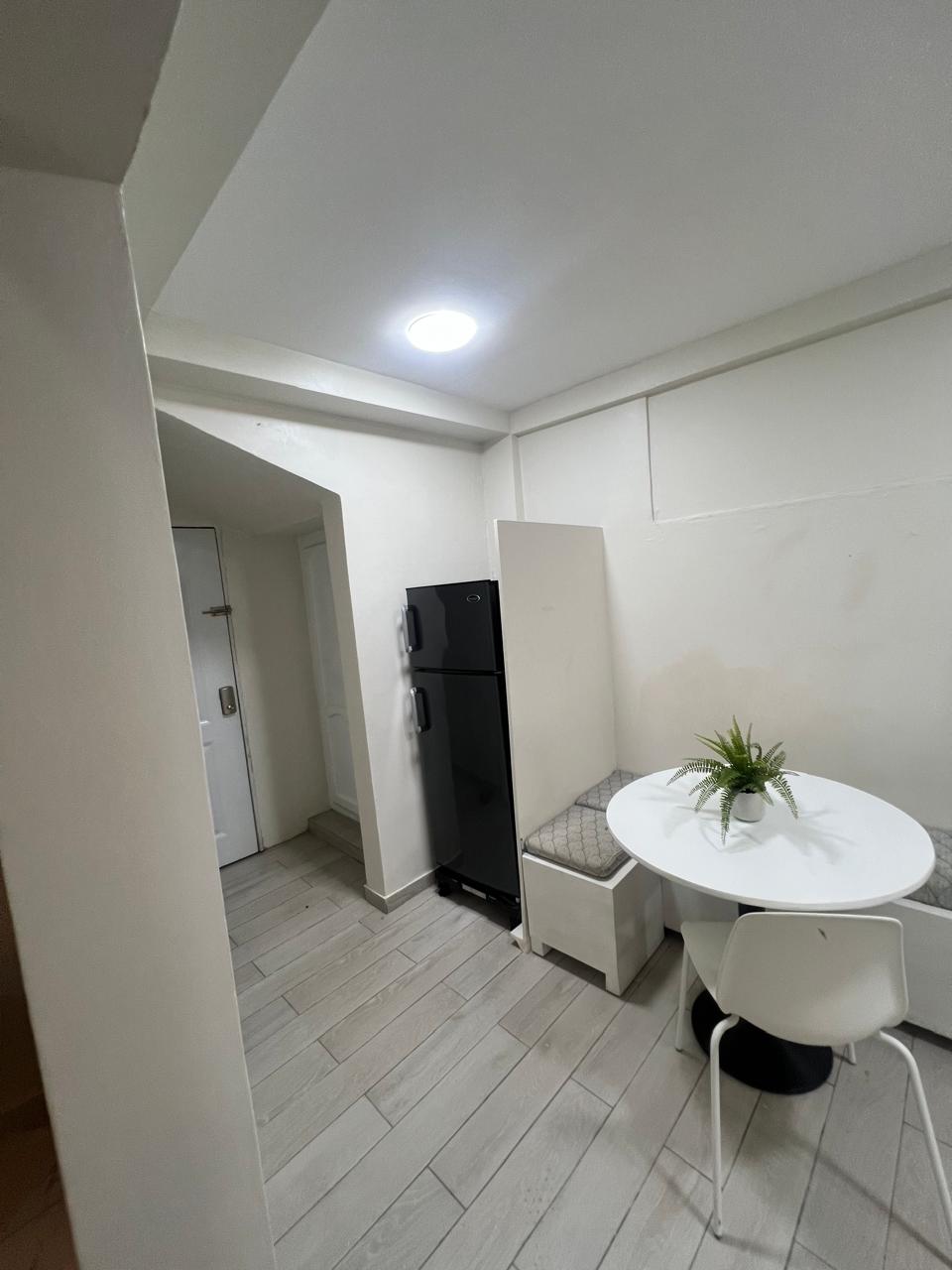 apartamentos - Apartamento en alquiler amueblado con patio de 1 h 9