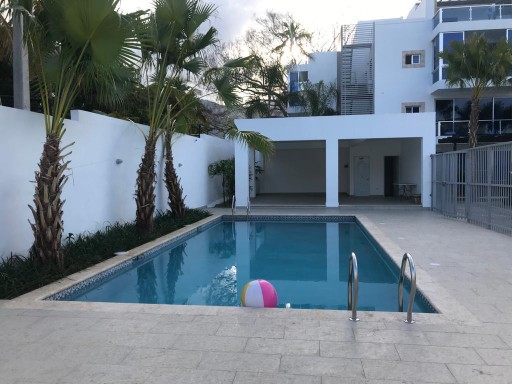 apartamentos - Moderno apartamento con piscina muy bien ubicado a pocos pasos de la playa 🏖️