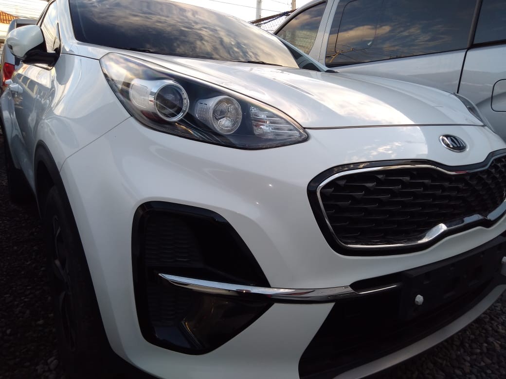 jeepetas y camionetas - KIA SPORTAGE 2019 BLANCOUS$21,000 ( RD$1,100 Mil )