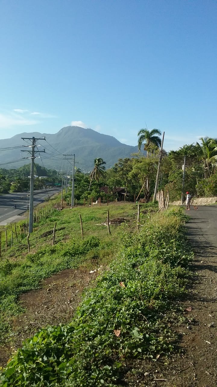 solares y terrenos - vendo terreno en Miches playa La Jina 13,000,000 de Mt2. us$ 20  5