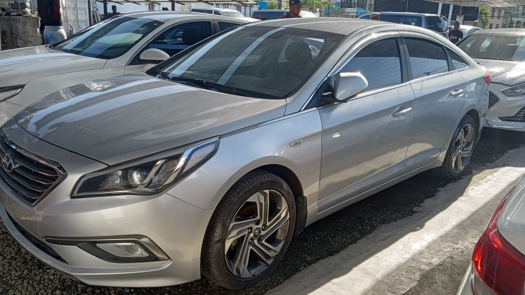 carros - HYUNDAI SONATA LF 2017 GRISDESDE: RD$ 670,100.00