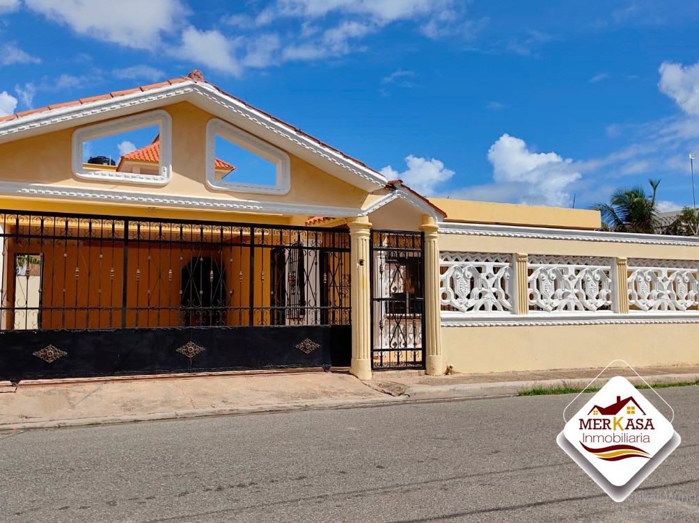 casas - CASA EN SANTO DOMINGO ESTE
200 MTS DE CONST.