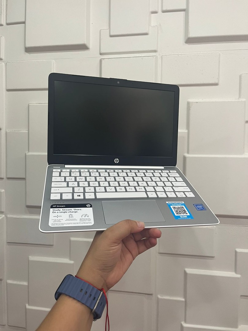 computadoras y laptops - HP Stream Laptop Nueva 1