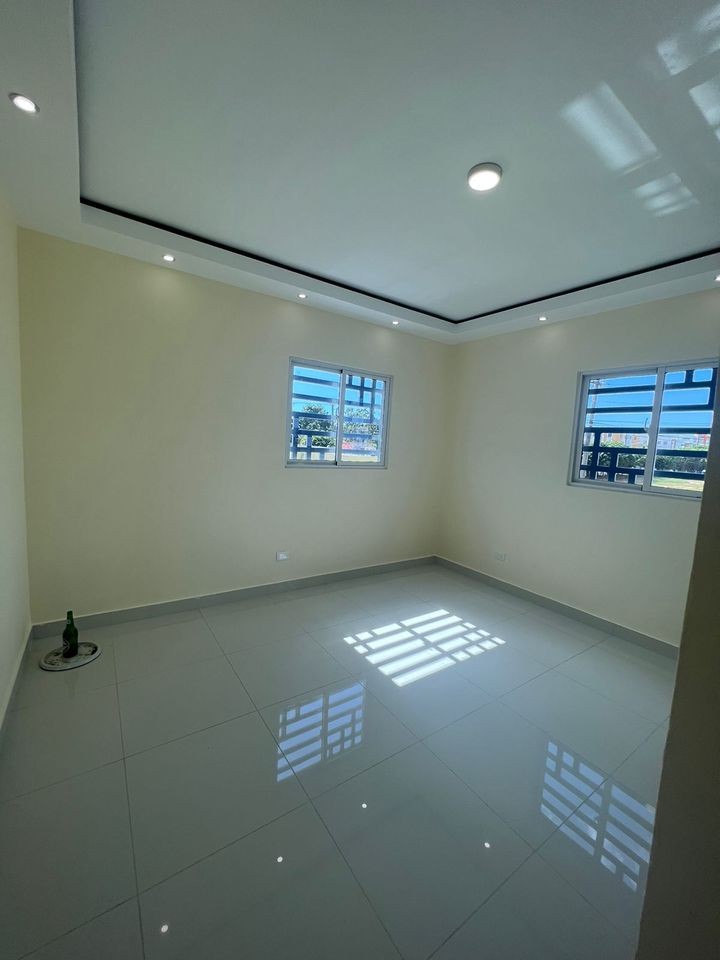 casas - Casa en Prado Oriental con Terraza

RD$13,500,000.00 5