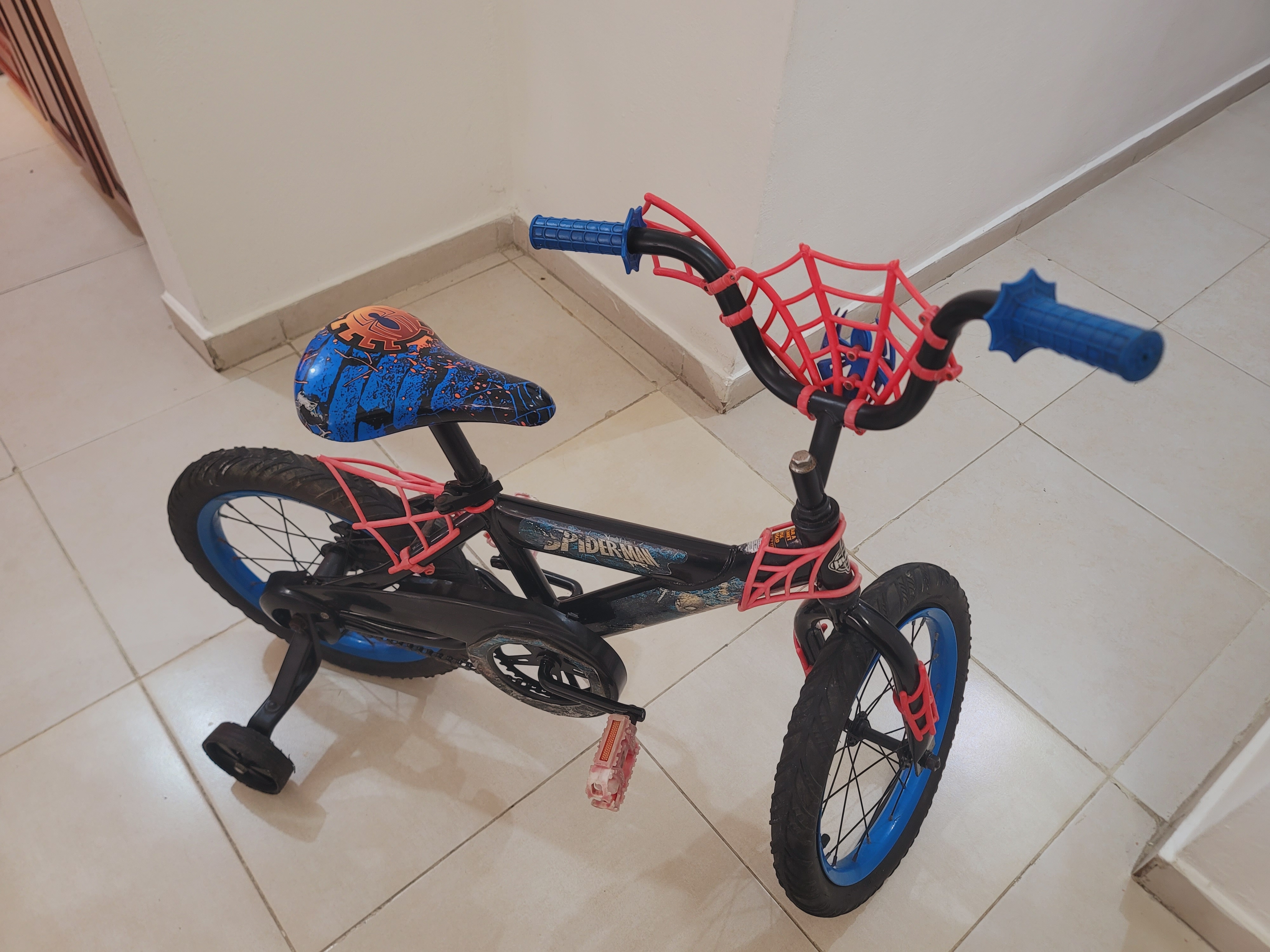 juguetes - Vendo 2 bicicletas 4mil y 5 mil pesos 5