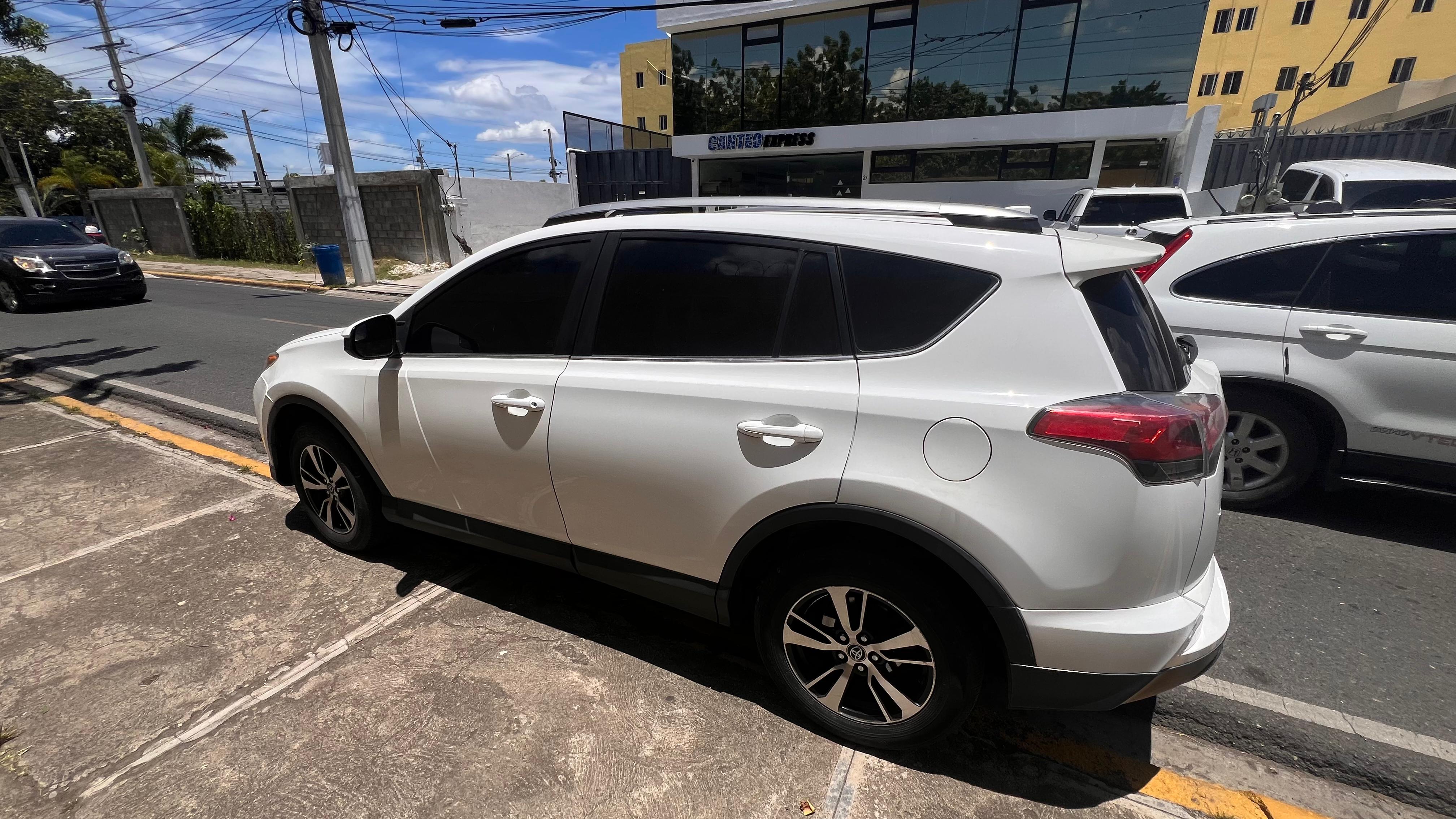 jeepetas y camionetas - Toyota rav4 2017 2