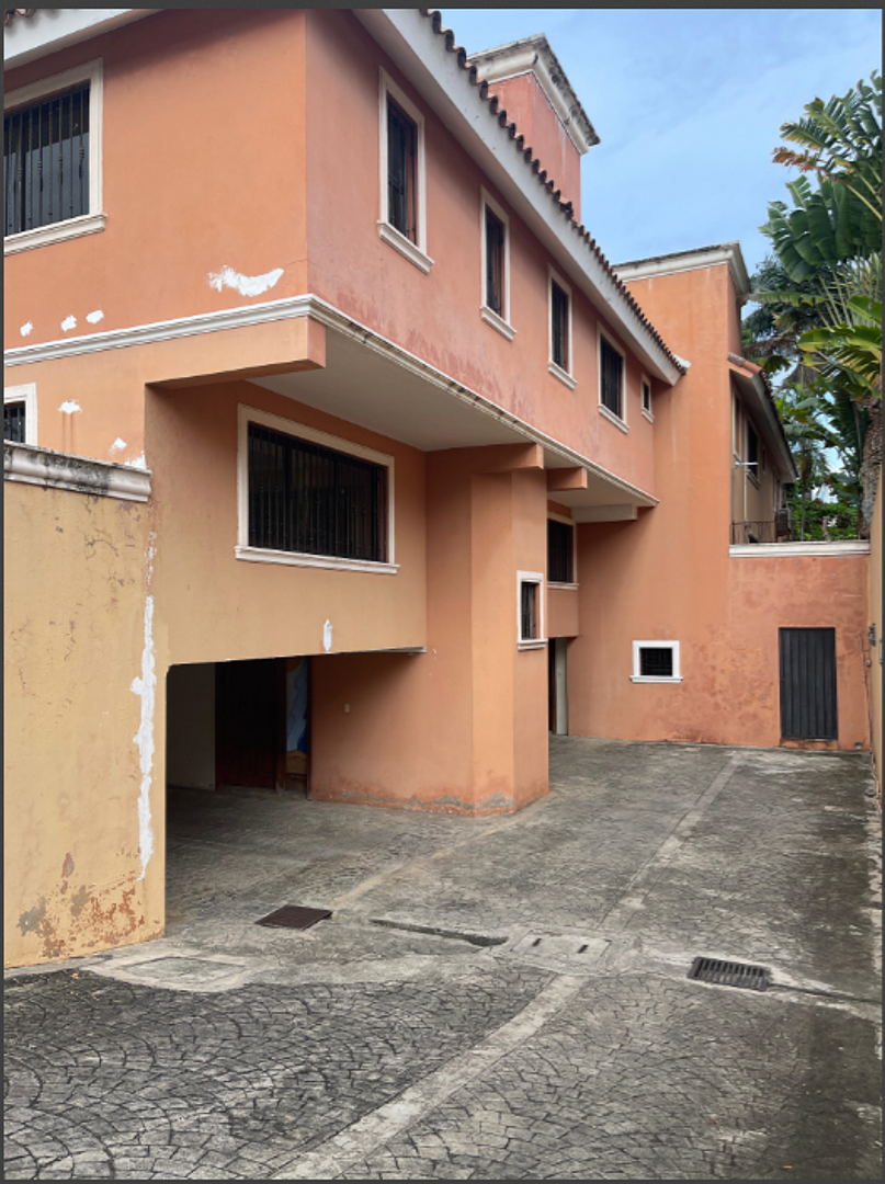 casas - Se alquila en Julieta Morales, para residencia u oficinas 