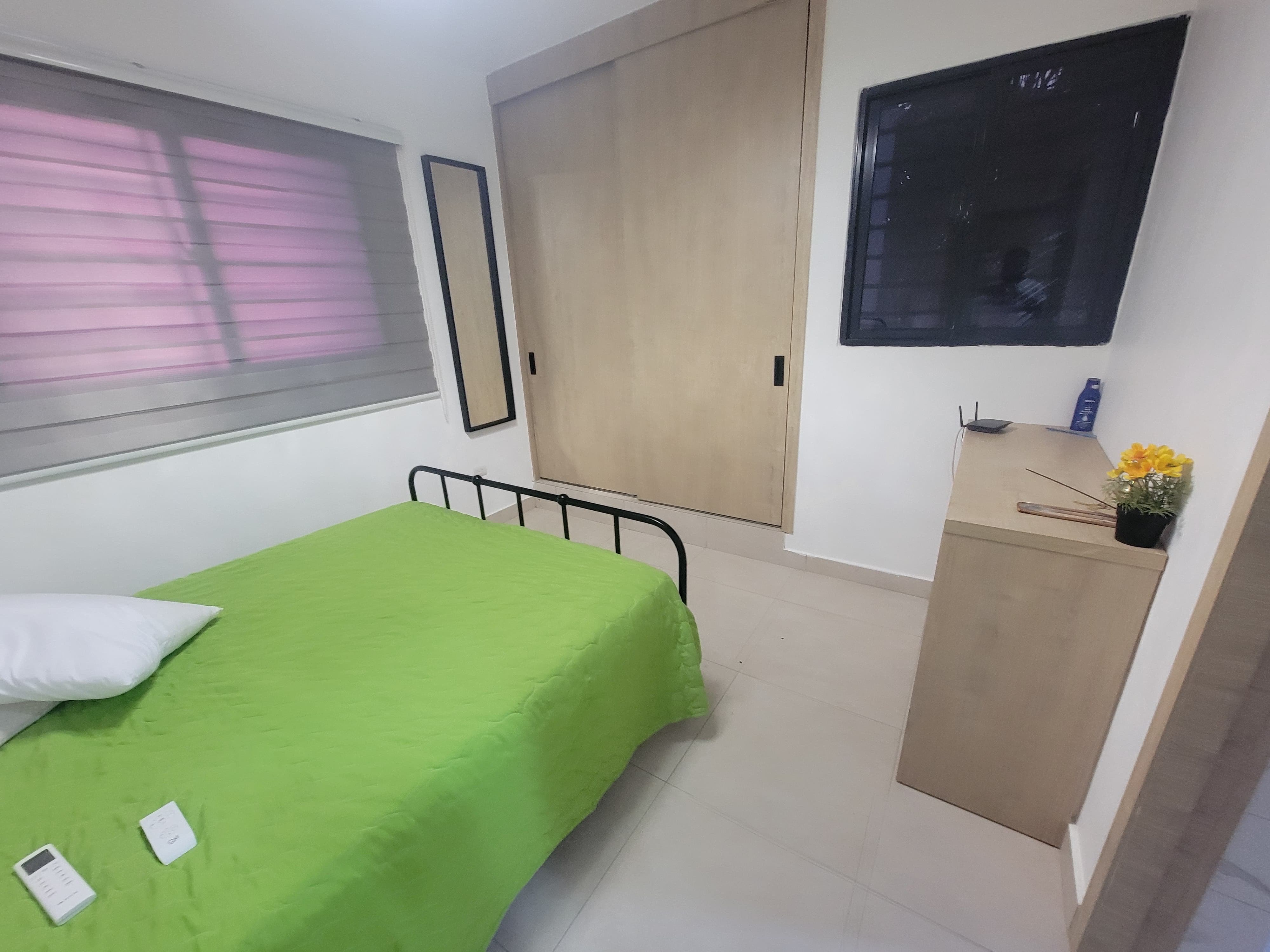 apartamentos - Vendo Apartamento excelentes condiciones 2do Piso próximo a la avenida España 9