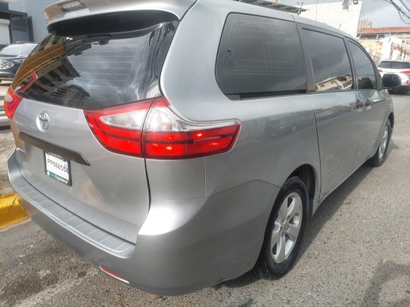 jeepetas y camionetas - Toyota sienna 2017 2