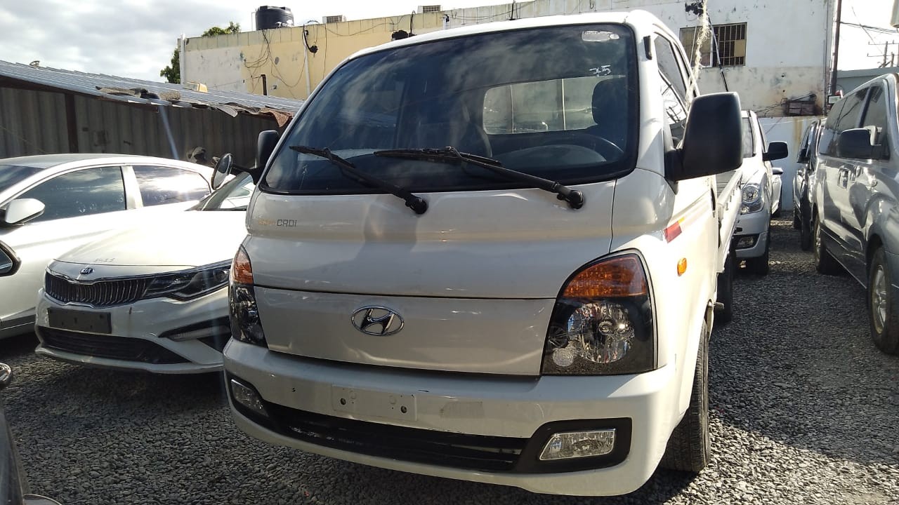 camiones y vehiculos pesados - HYUNDAI PORTER BLANCODESDE: RD$ 870,100.00 2