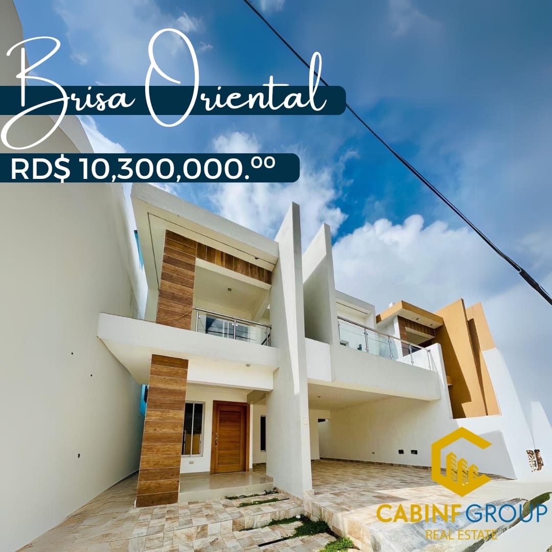 casas - Casa de 3 niveles en venta ubicada a 3 minutos de la av.ecológica 