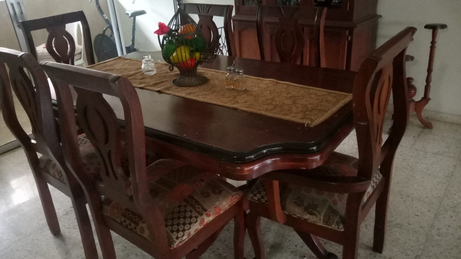 muebles y colchones - COMEDOR EN CAOBA - USADO 1