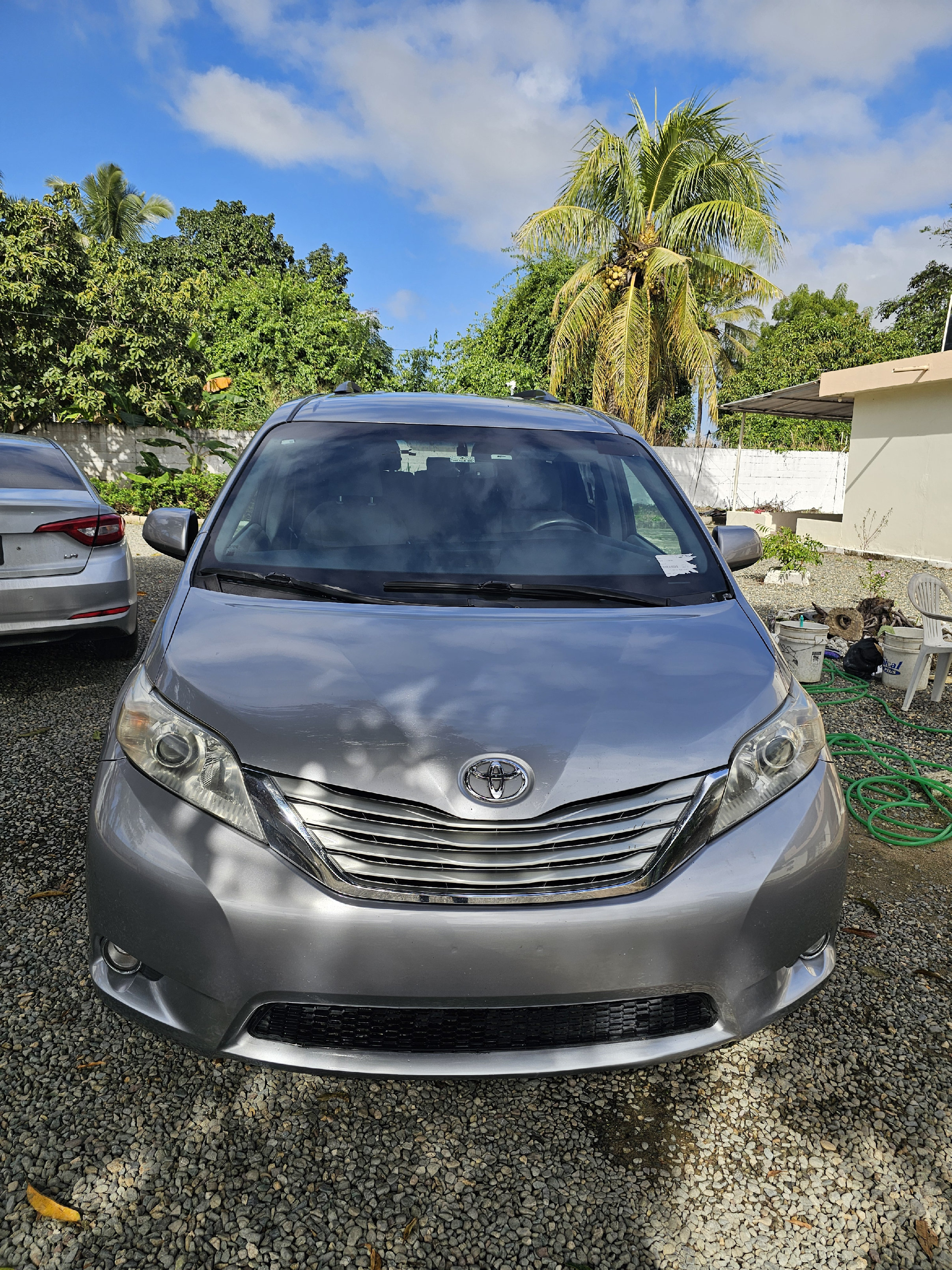 jeepetas y camionetas - Toyota sienna 2017 LE 4wd 3