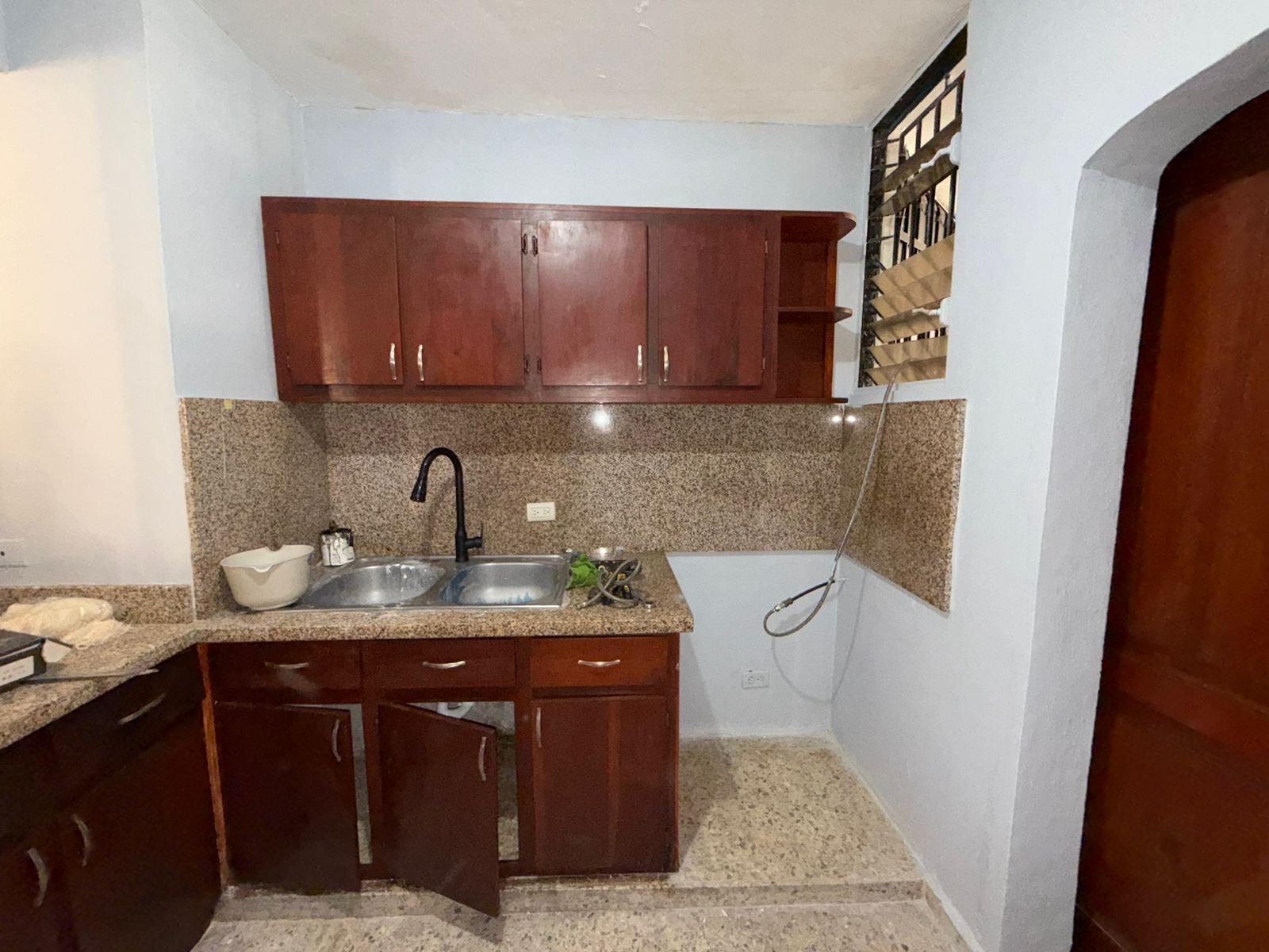 apartamentos - hermoso apartamento en una buena zona y céntrico en el mirador sur  3