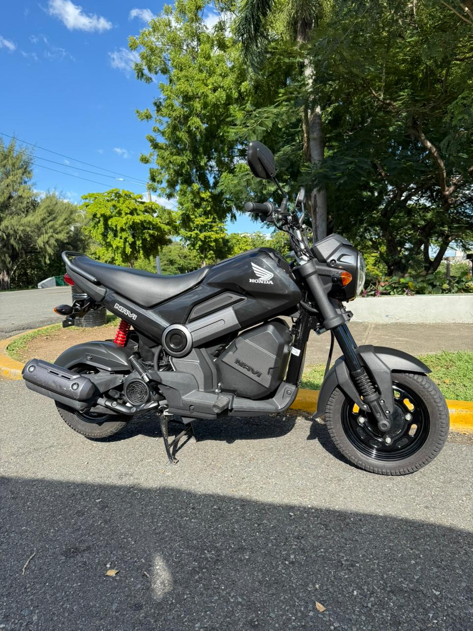 motores y pasolas - Vendo Honda Navi Negra 2023