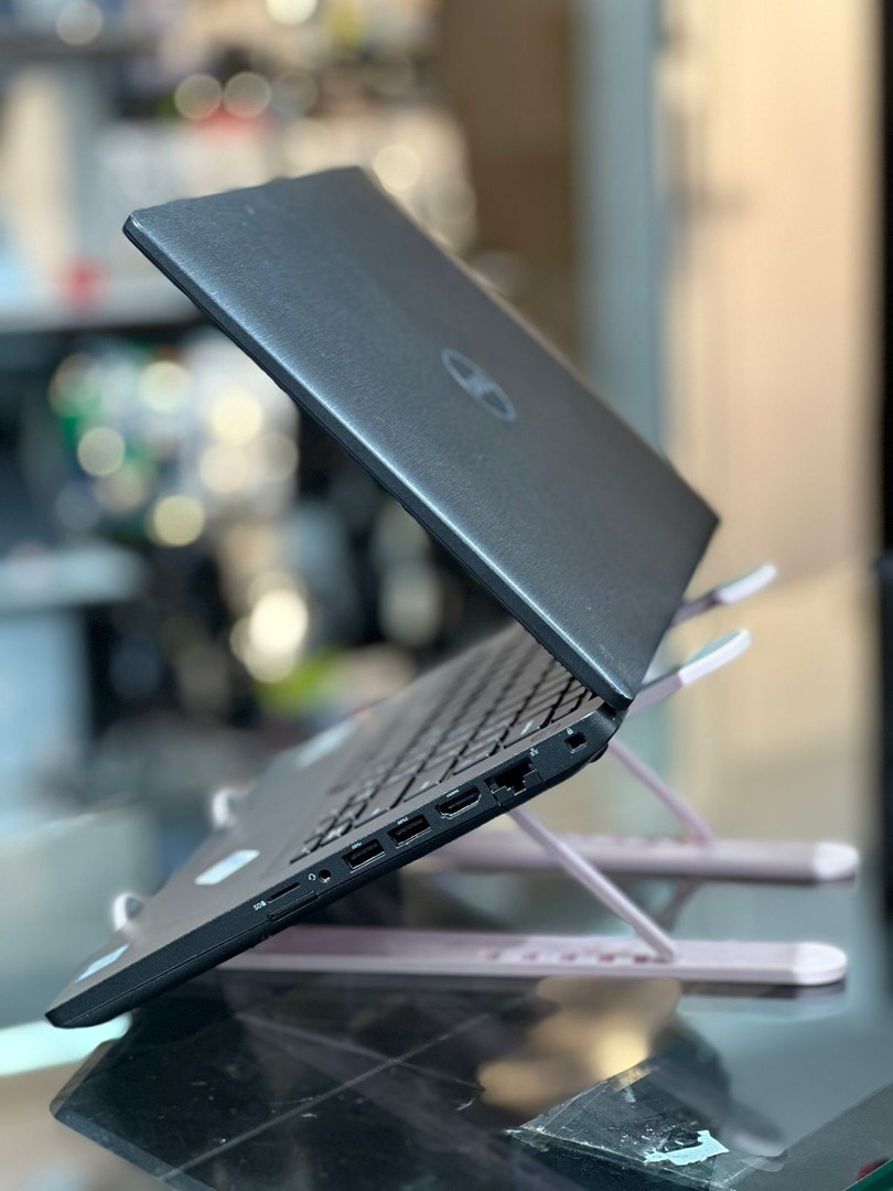 computadoras y laptops - DELL 5490 16GB RAM - 256 SSD i7 1