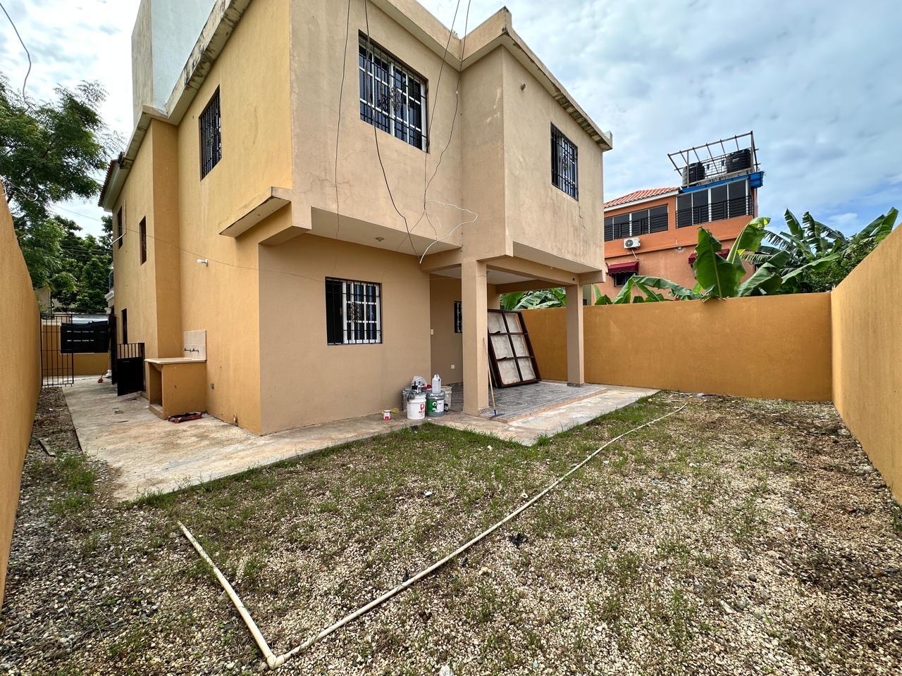 casas - venta de casa en la autopista de san isidro brisa oriental Santo Domingo este  3