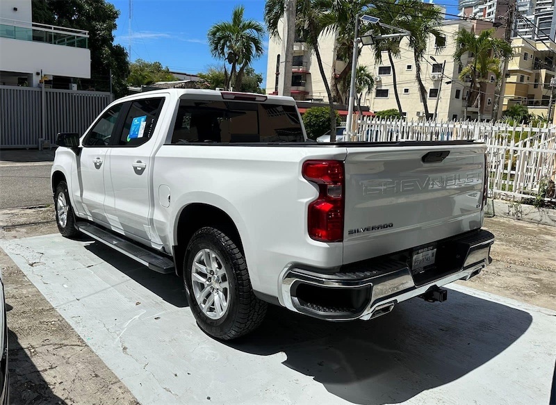 jeepetas y camionetas - Chevrolet Silverado LT 2020 4x4 DIESEL 2