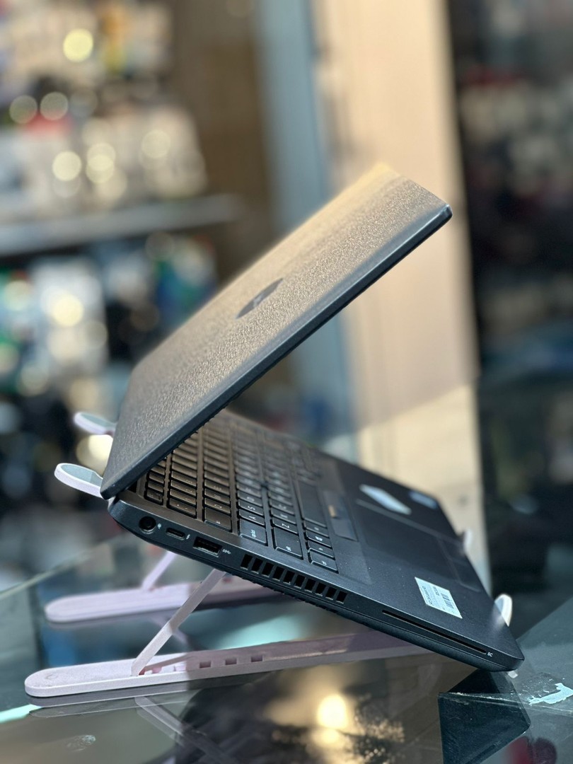 computadoras y laptops - DELL 5490 16GB RAM - 256 SSD i7 2