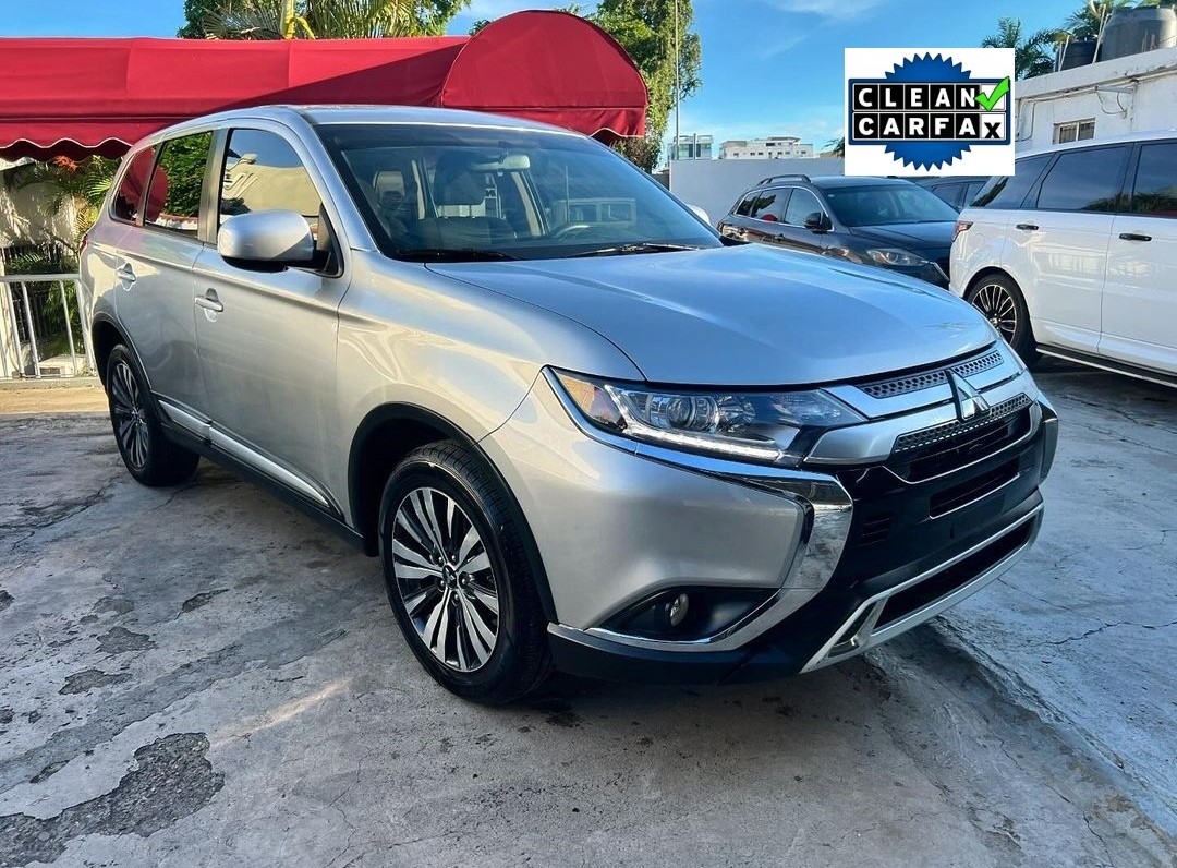 jeepetas y camionetas - 2019 Mitsubishi Outlander SE 4x4  4