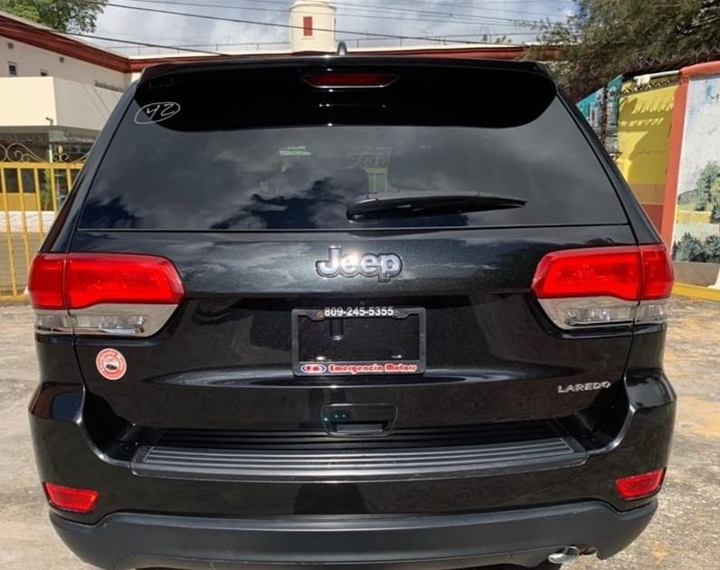 jeepetas y camionetas - Jeep Grand Cherokee Laredo 2016 3