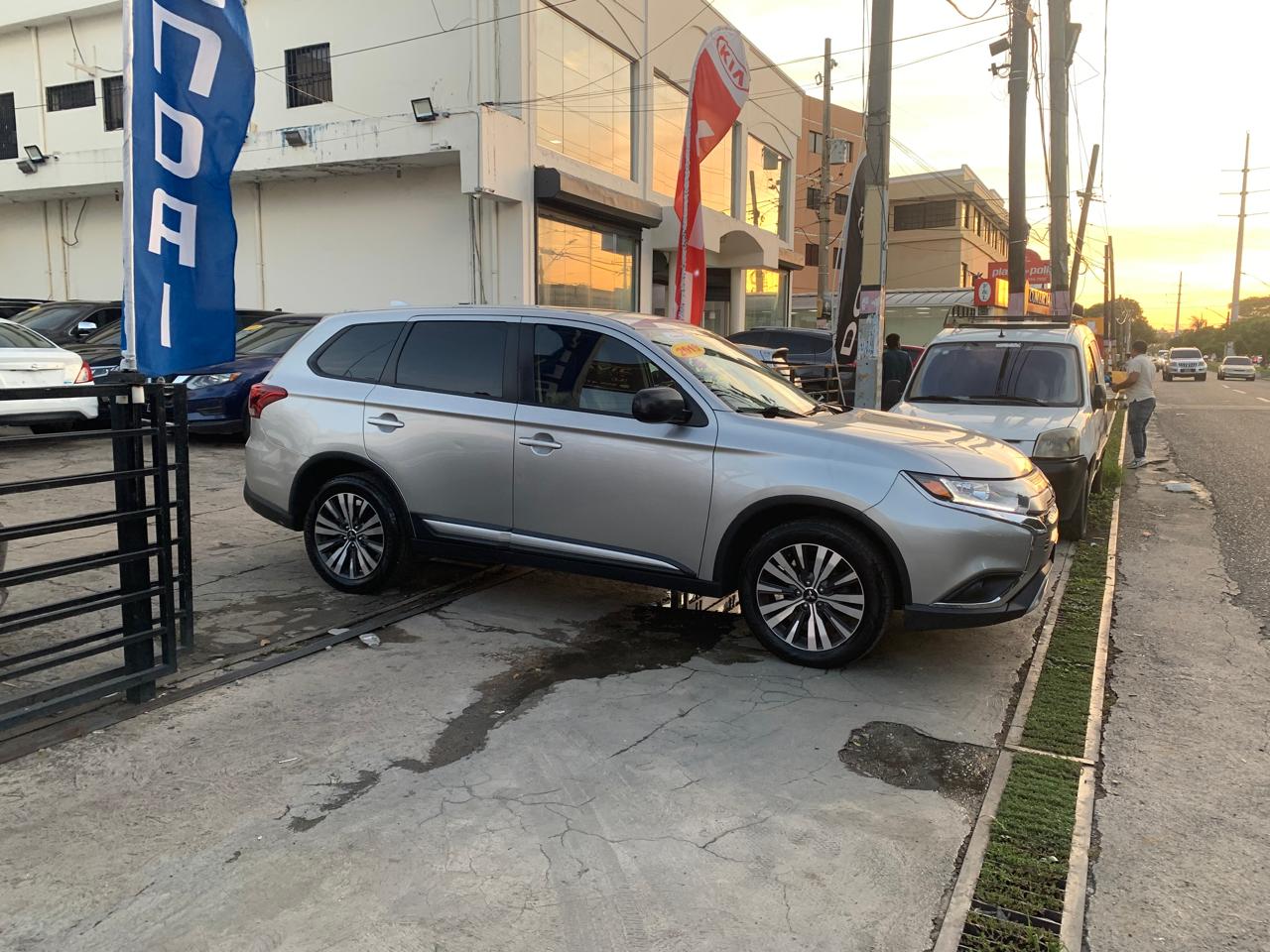 jeepetas y camionetas - 2019 Mitsubishi Outlander 6